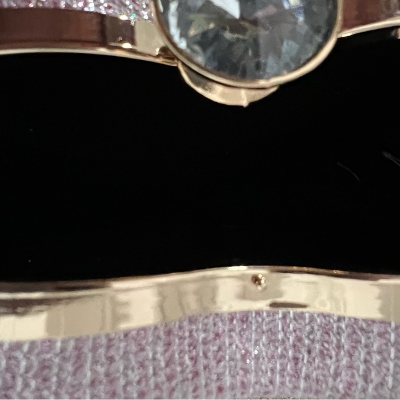 Pink Heart-Shaped Women's Bag - Picture 4 of 6